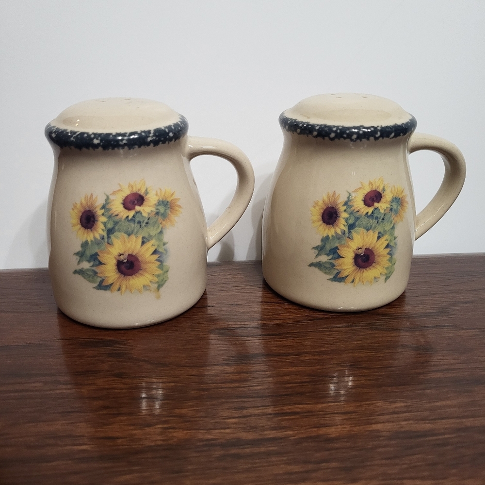 Vintage Home & Garden Party Sunflower Salt And Pepper Shaker Set